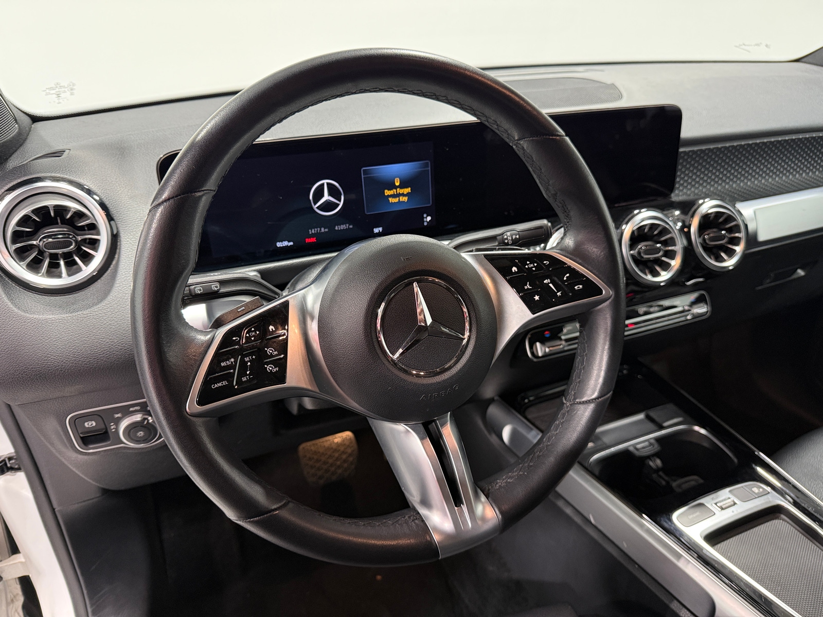 Thumbnail: 2025 Mercedes-Benz GLB - 4