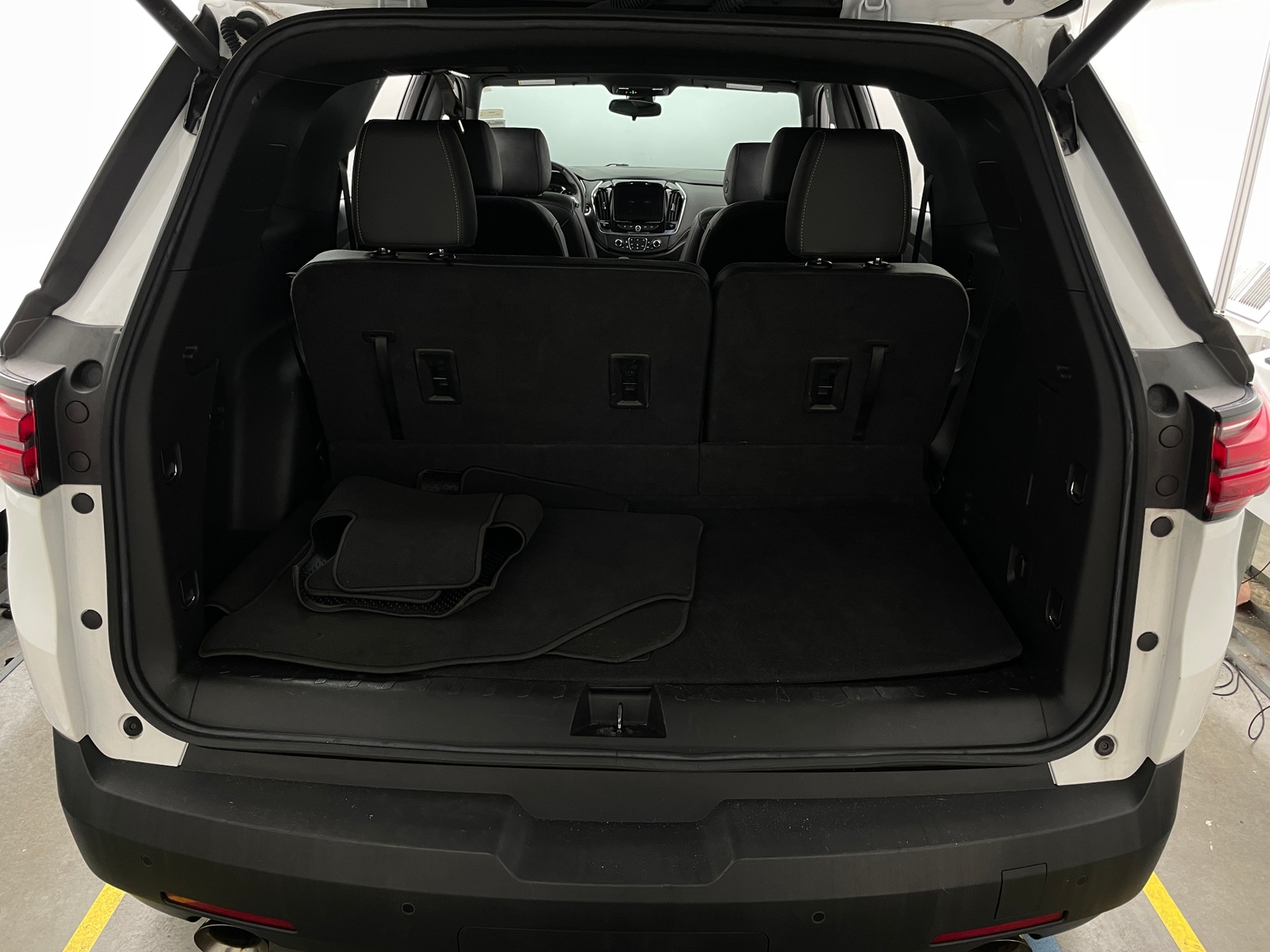 Thumbnail: 2023 Chevrolet Traverse - 6