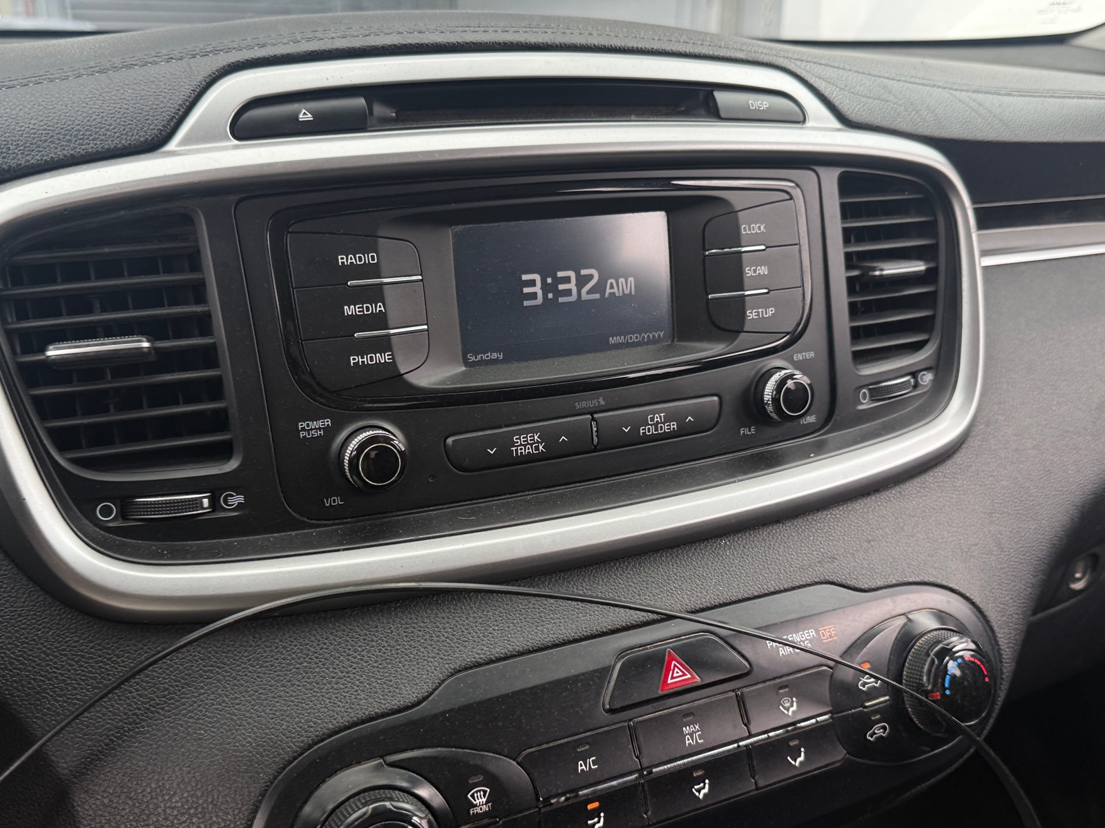 Thumbnail: 2017 Kia Sorento - 4