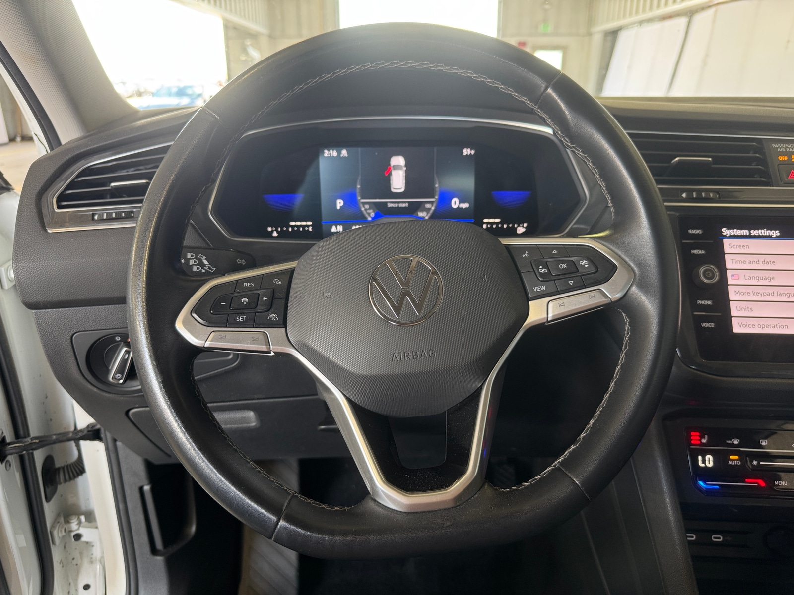 Thumbnail: 2022 Volkswagen Tiguan - 4