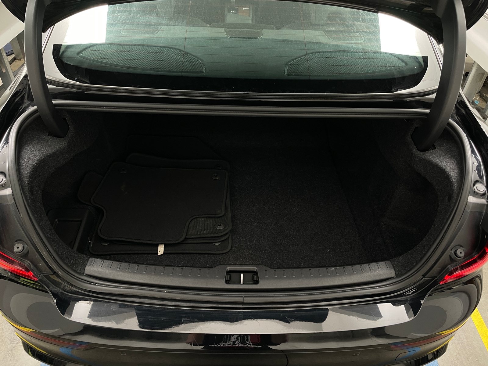 Thumbnail: 2024 Volvo S60 - 6