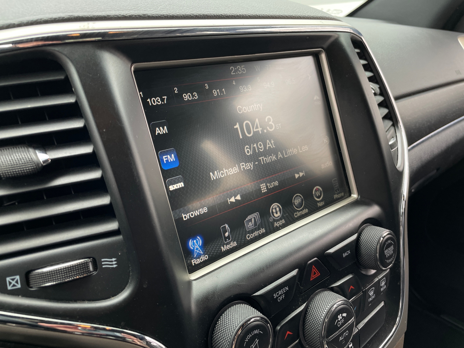 Thumbnail: 2015 Jeep Grand Cherokee - 3