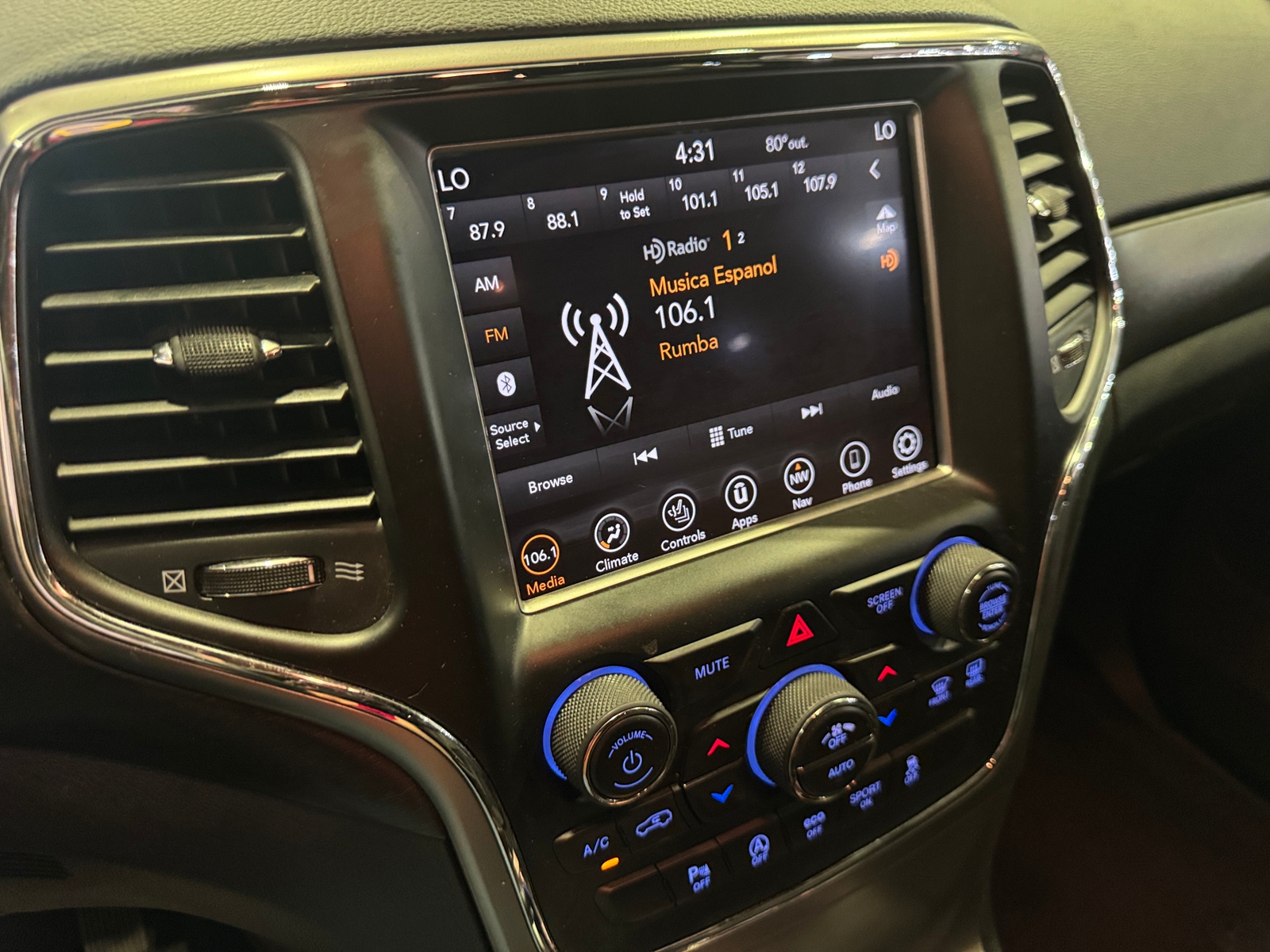 Thumbnail: 2018 Jeep Grand Cherokee - 4