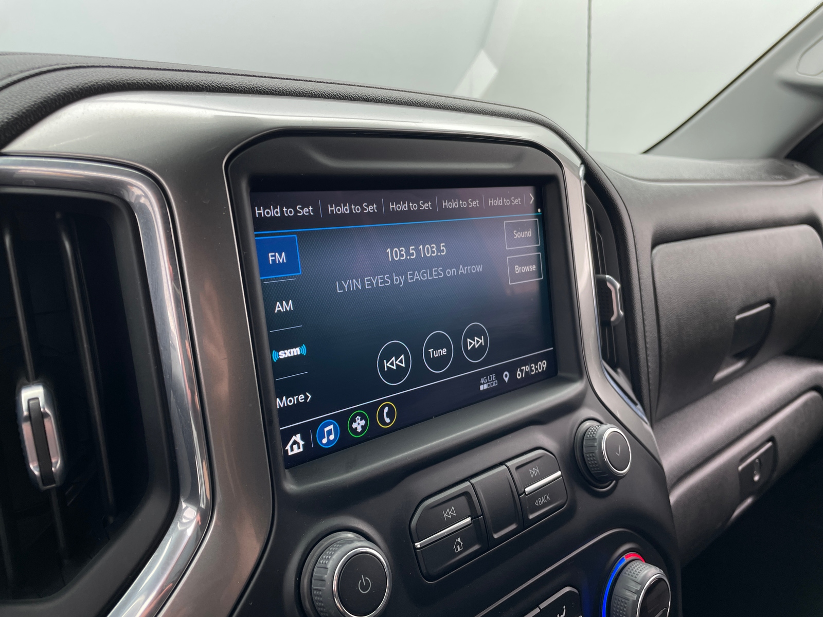 Thumbnail: 2021 Chevrolet Silverado 1500 - 4