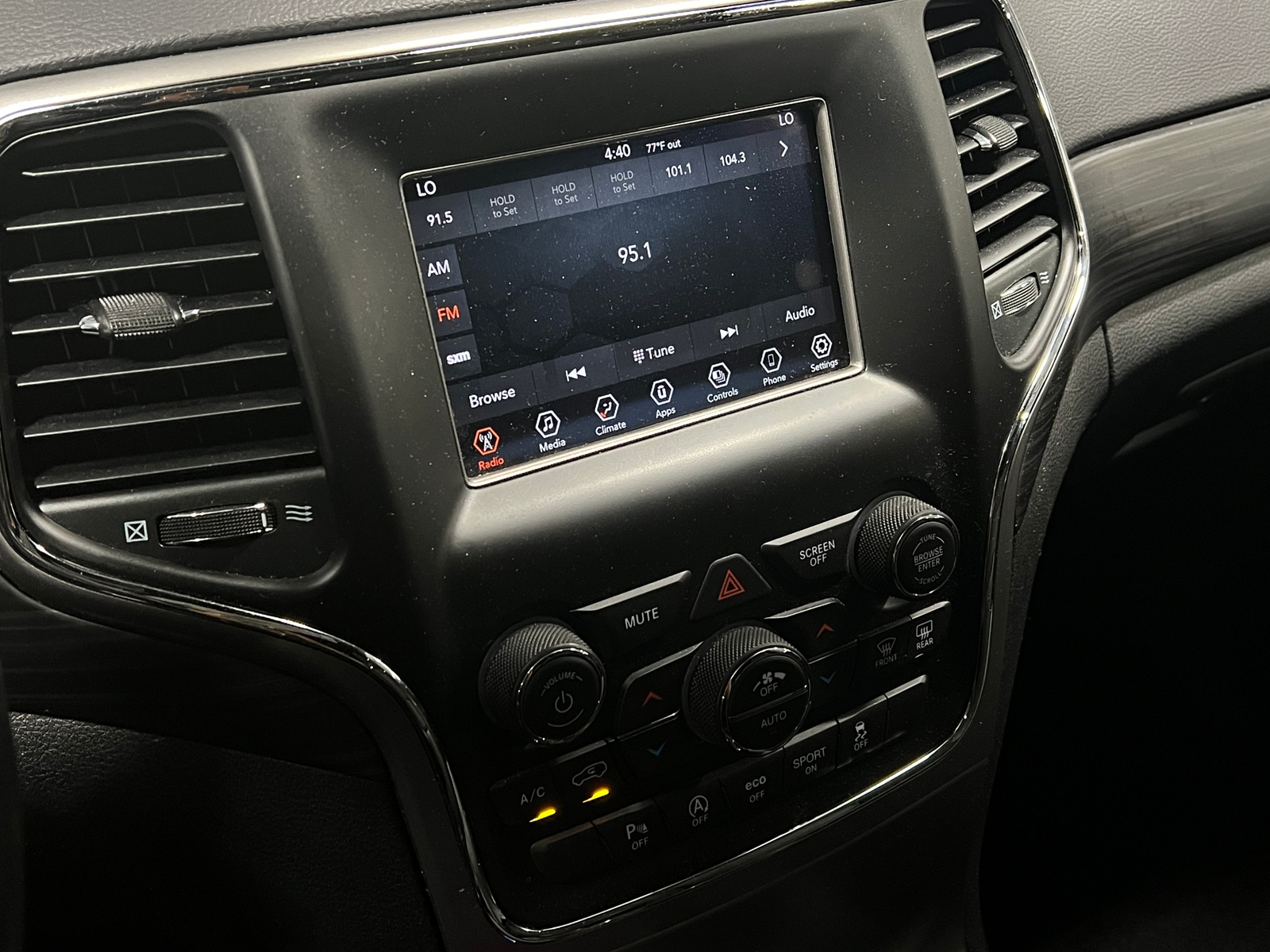 Thumbnail: 2021 Jeep Grand Cherokee - 4