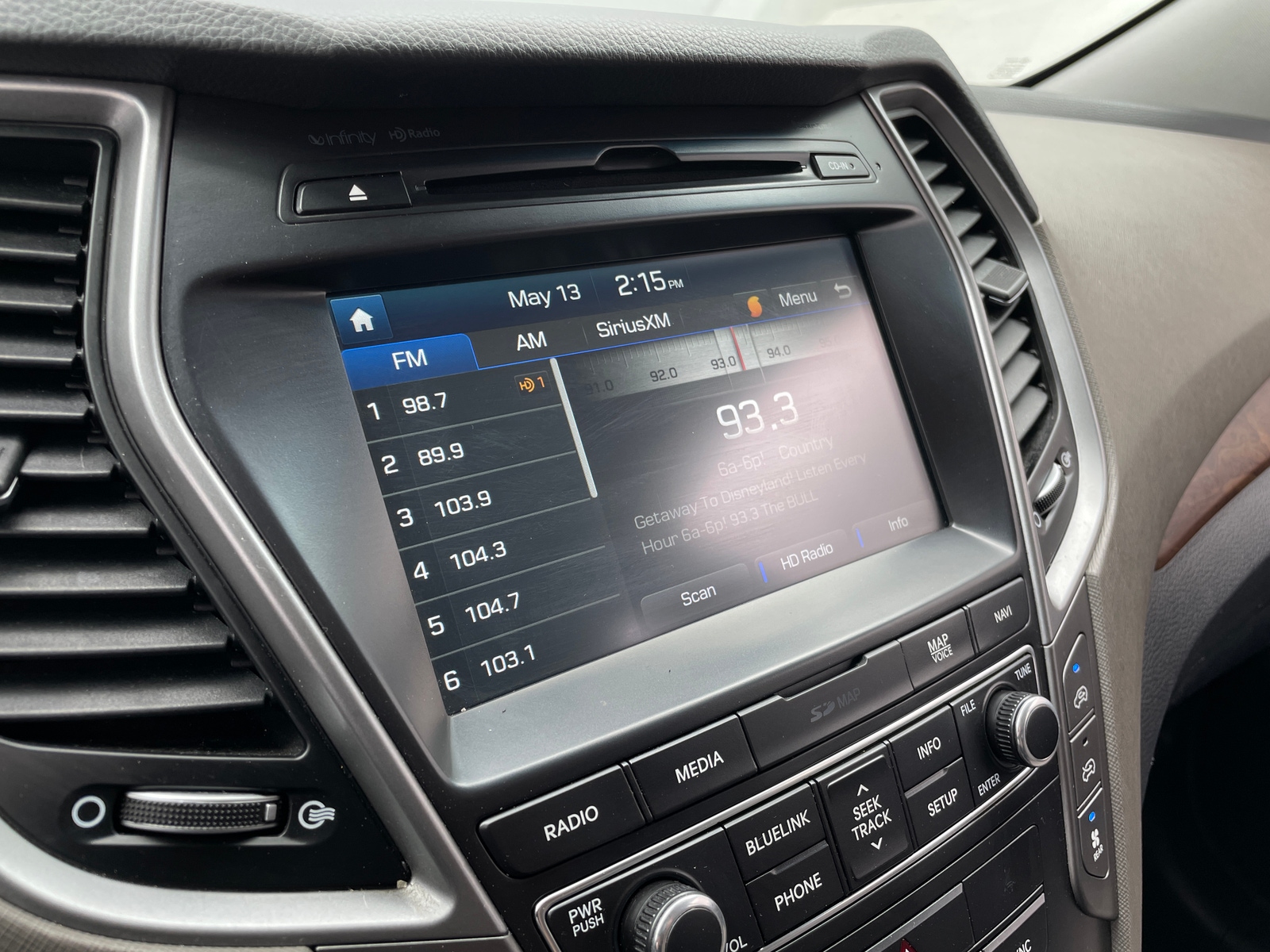 Thumbnail: 2017 Hyundai Santa Fe - 3