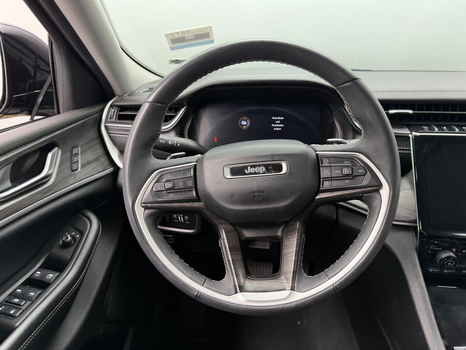 Thumbnail: 2023 Jeep Grand Cherokee L - 4