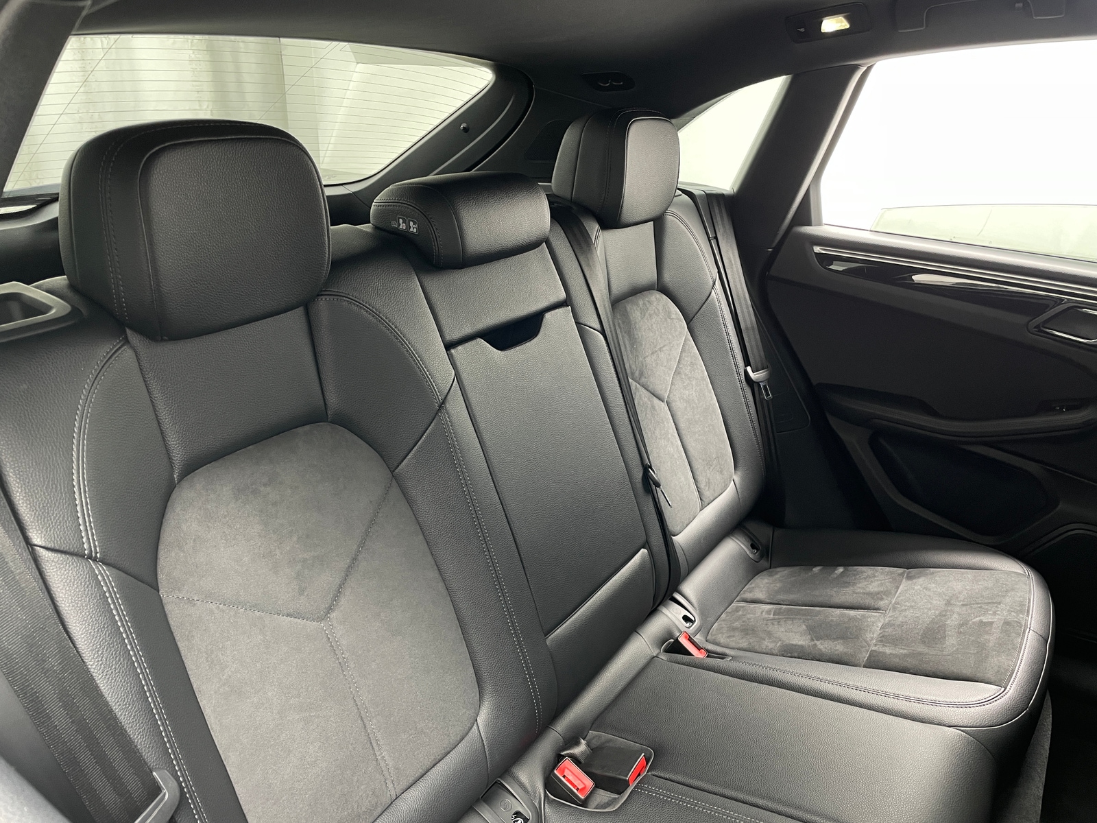 Thumbnail: 2018 Porsche Macan - 5