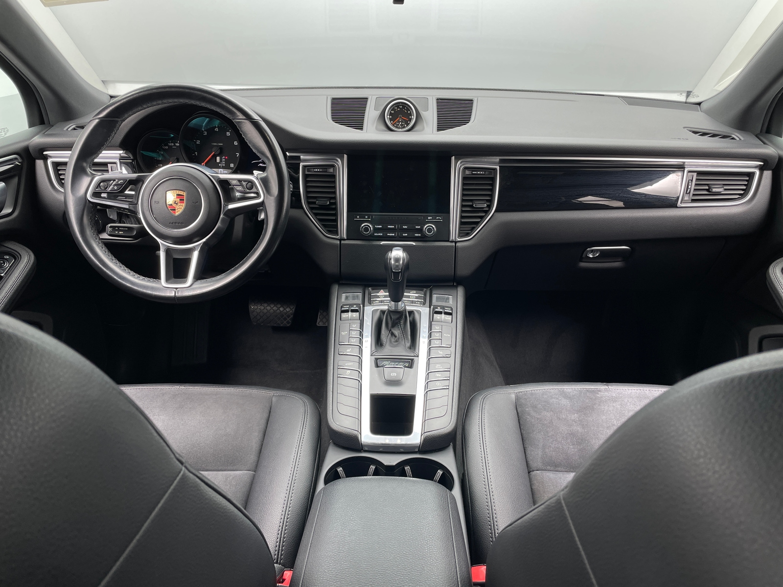 Thumbnail: 2018 Porsche Macan - 2