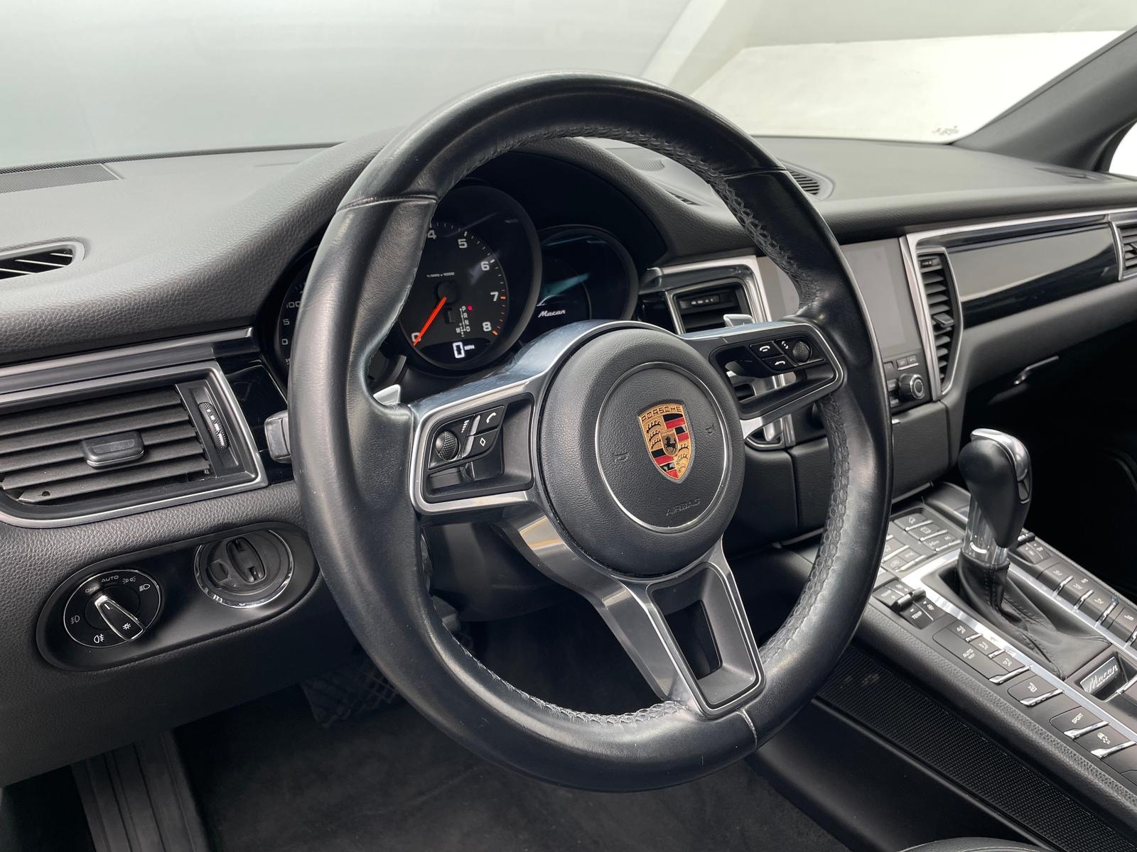 Thumbnail: 2018 Porsche Macan - 4