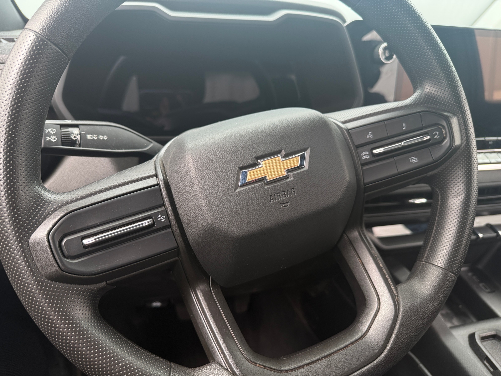 Thumbnail: 2023 Chevrolet Colorado - 5
