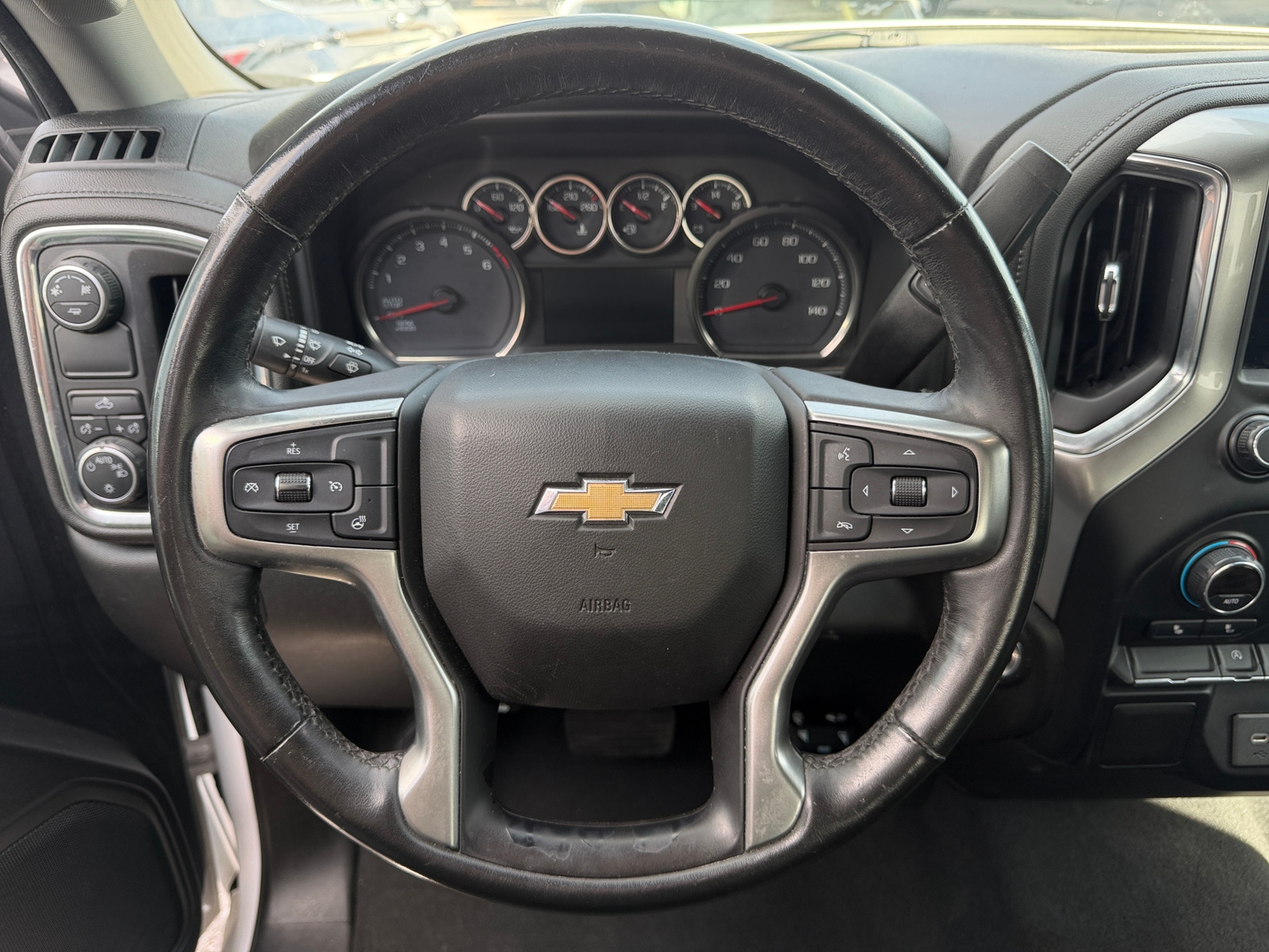 Thumbnail: 2019 Chevrolet Silverado 1500 - 5