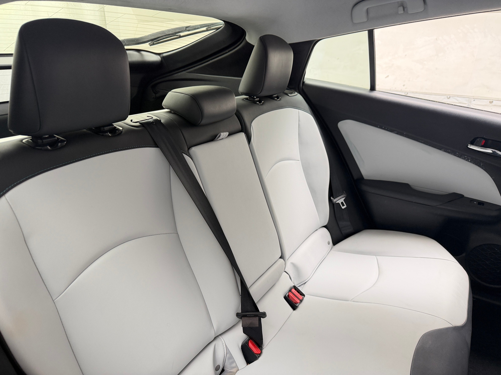 Thumbnail: 2016 Toyota Prius - 6