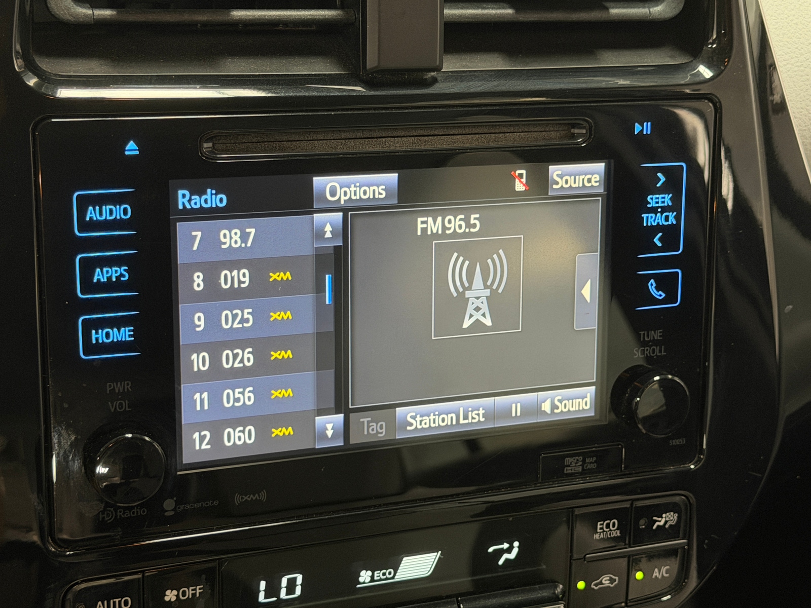 Thumbnail: 2016 Toyota Prius - 4