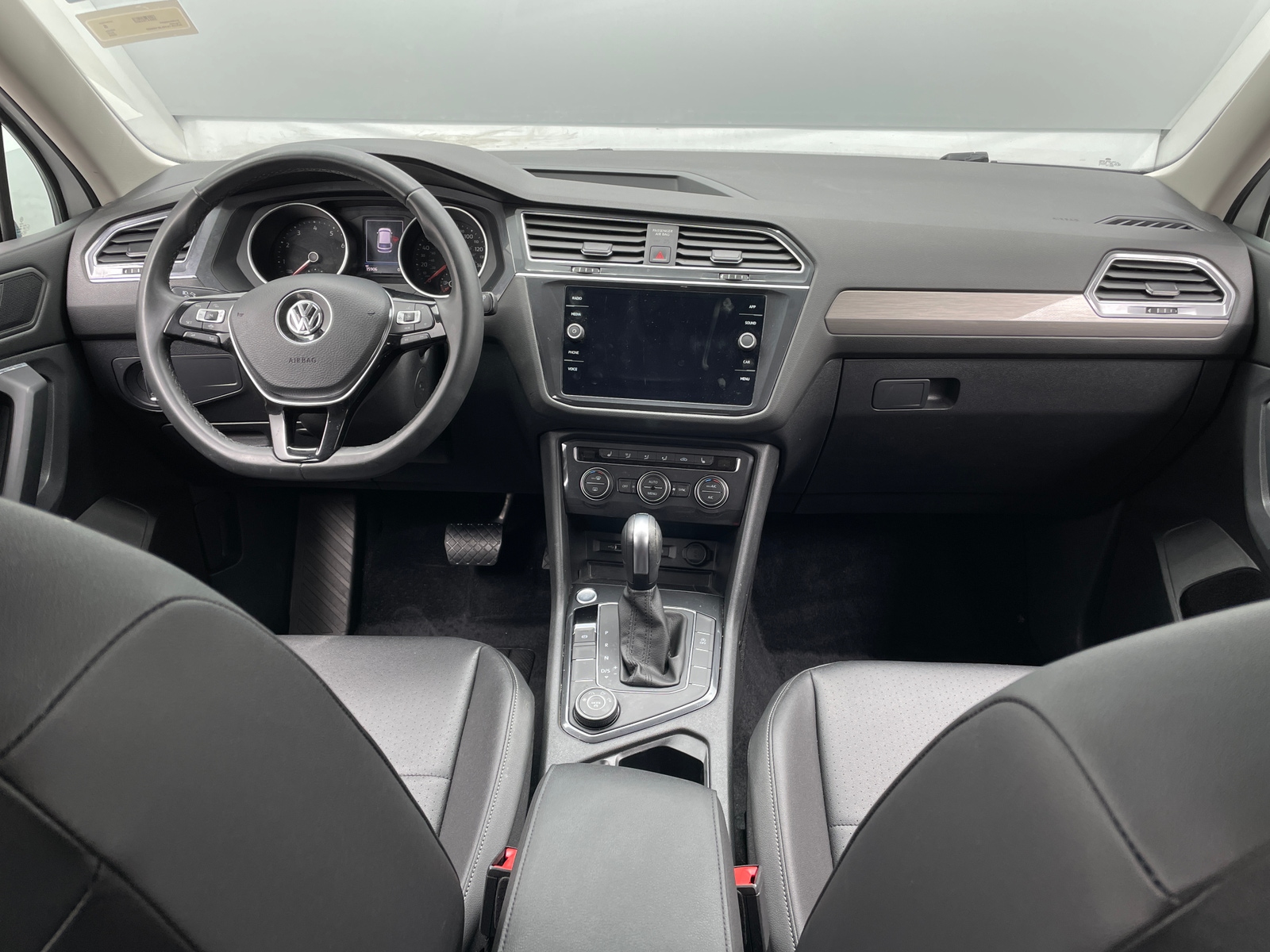 Thumbnail: 2020 Volkswagen Tiguan - 2
