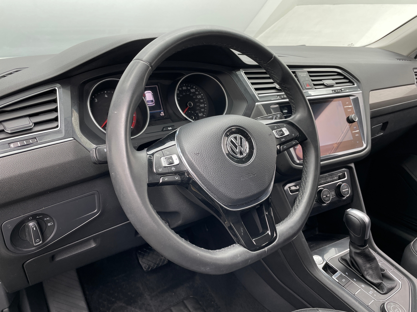 Thumbnail: 2020 Volkswagen Tiguan - 4