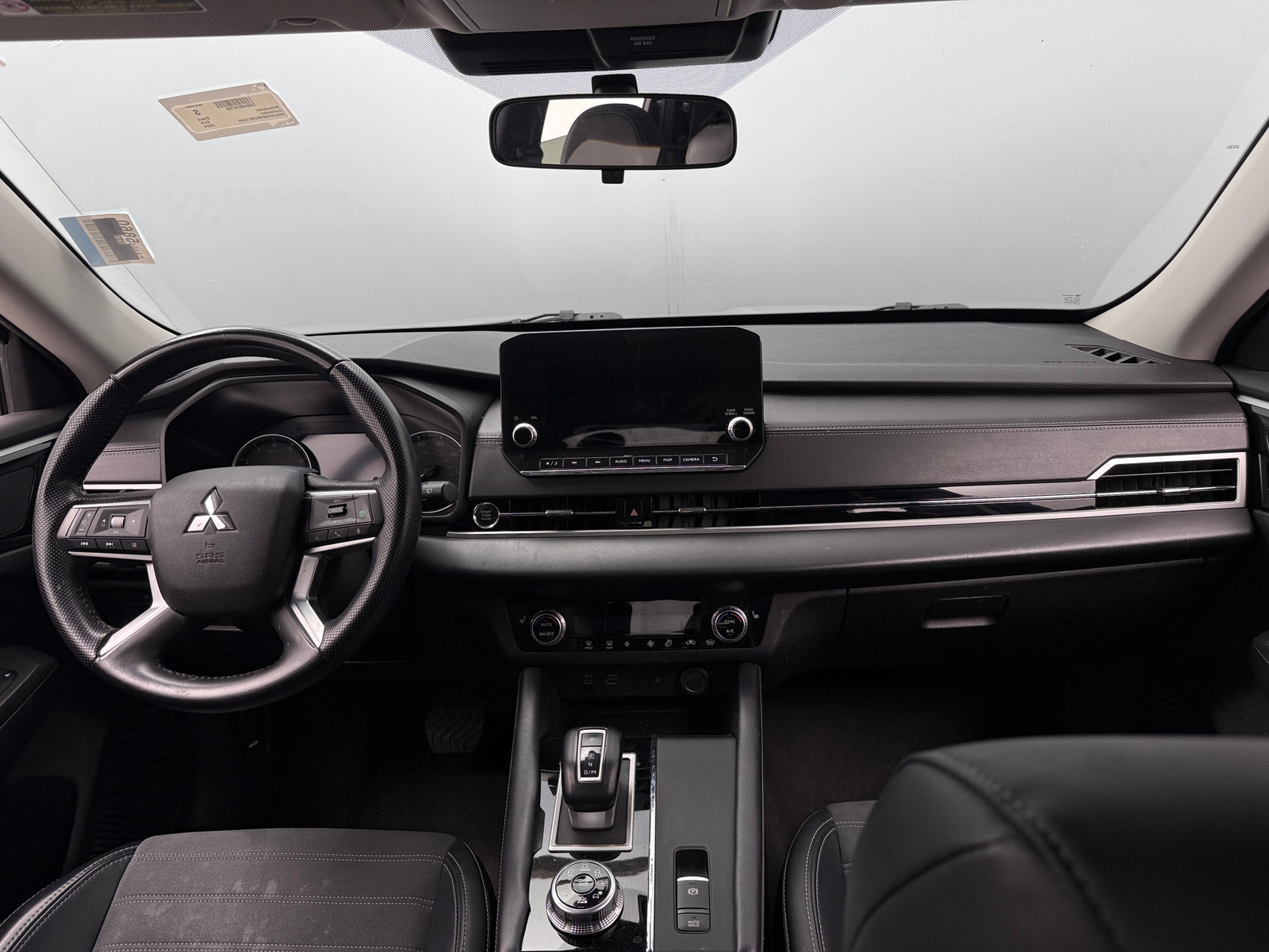 Thumbnail: 2024 Mitsubishi Outlander - 2