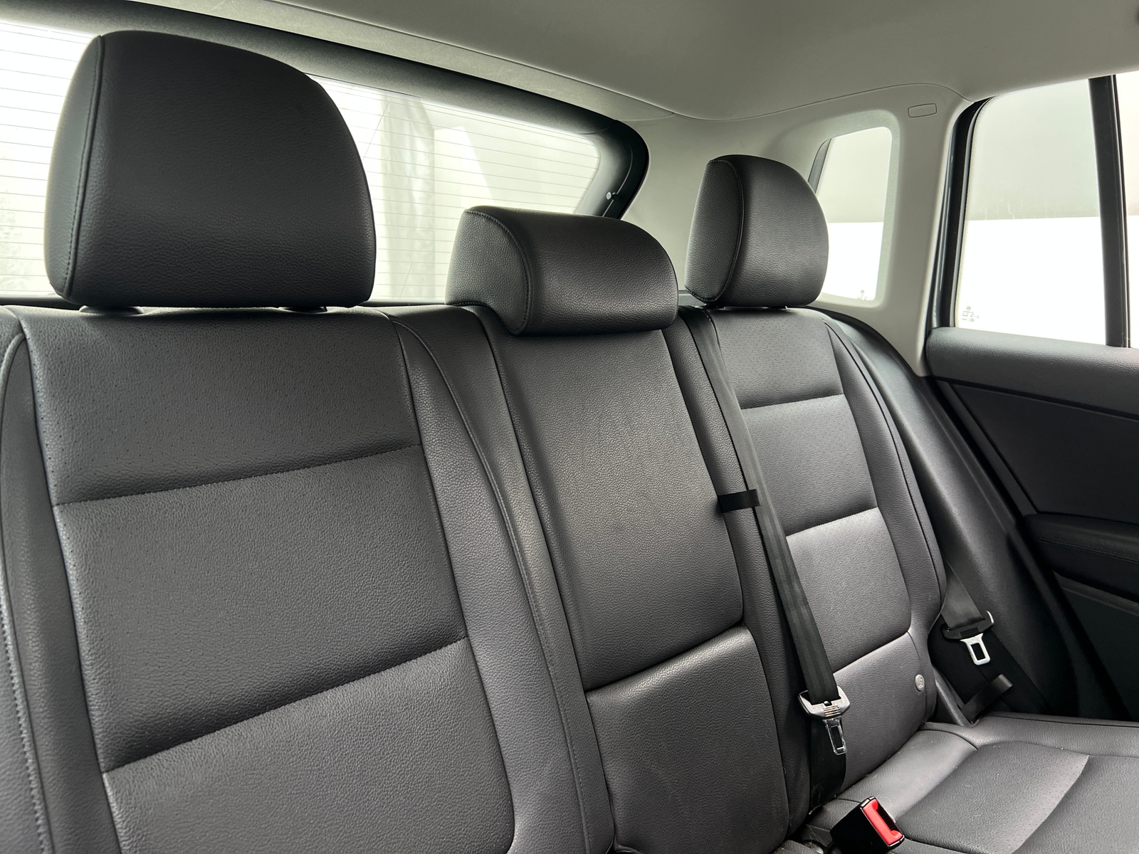 Thumbnail: 2016 Volkswagen Tiguan - 6