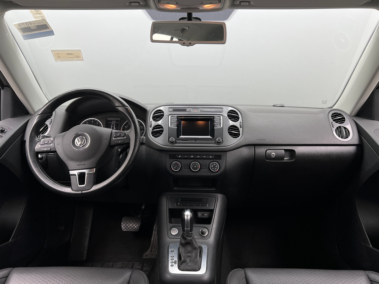 Thumbnail: 2016 Volkswagen Tiguan - 3
