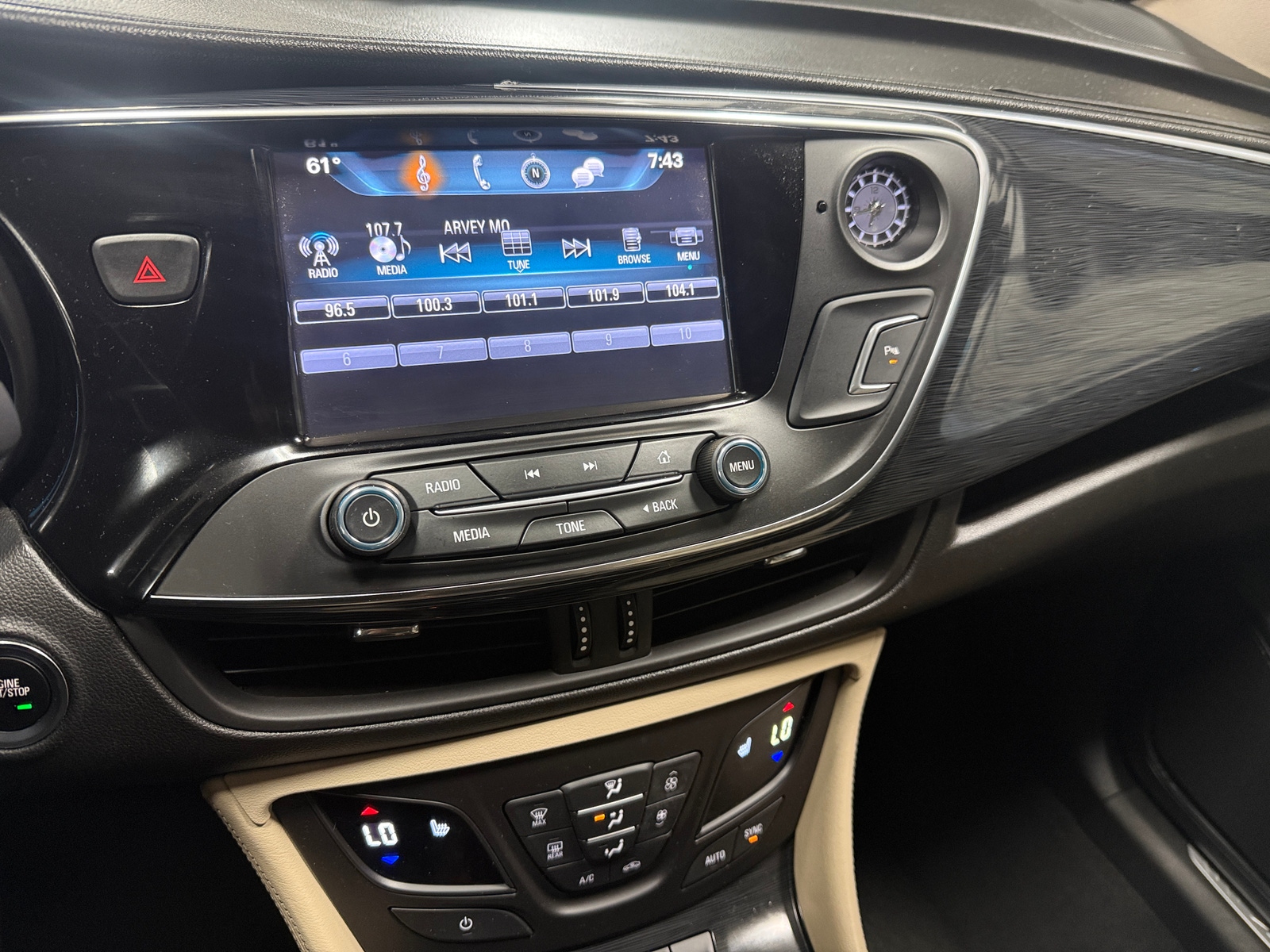 Thumbnail: 2017 Buick Envision - 3