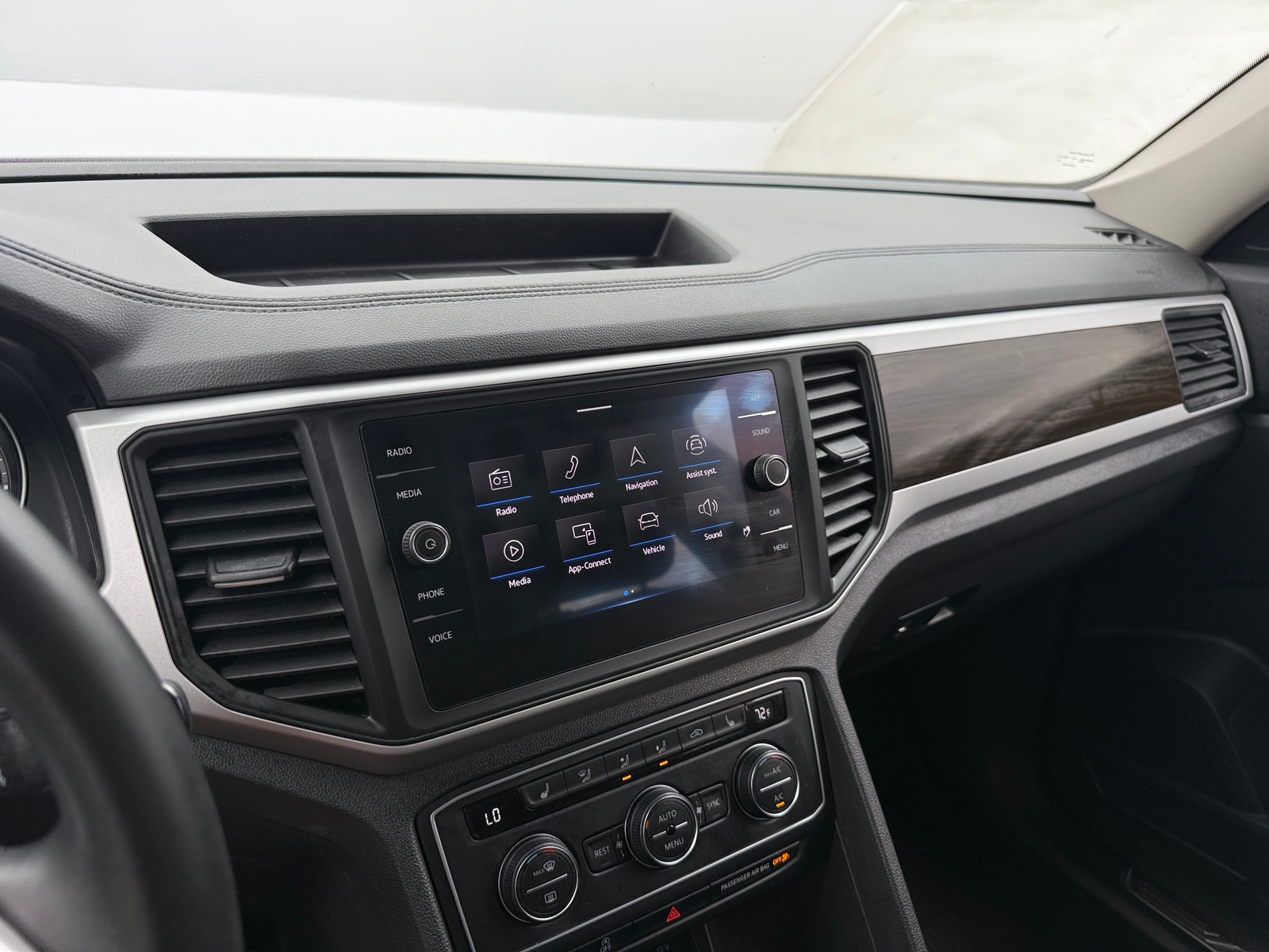 Thumbnail: 2021 Volkswagen Atlas - 3