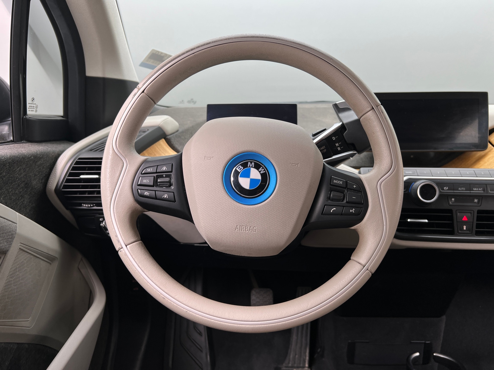Thumbnail: 2017 BMW i3 - 5
