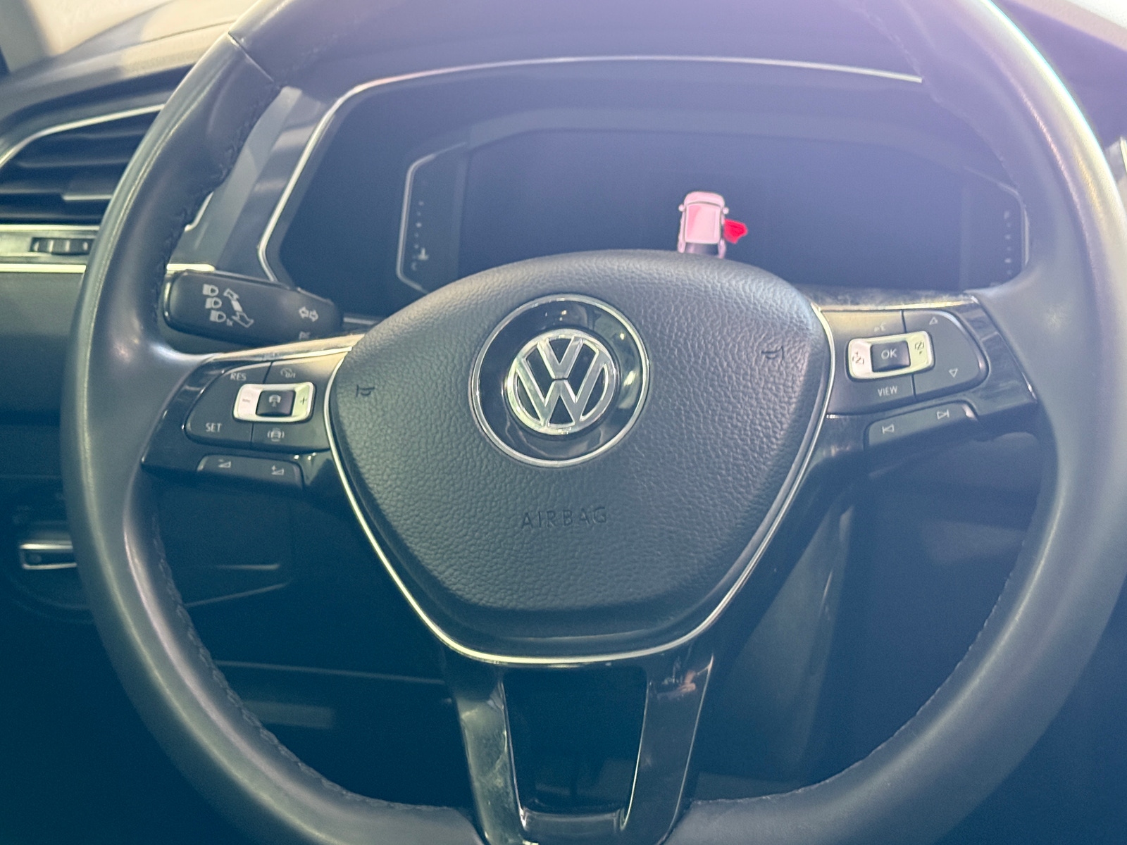 Thumbnail: 2020 Volkswagen Tiguan - 4