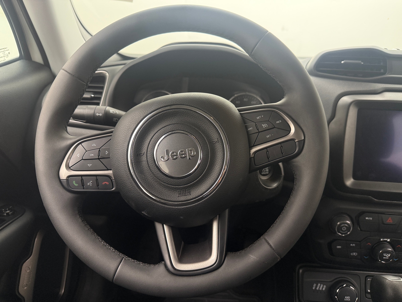 Thumbnail: 2022 Jeep Renegade - 5
