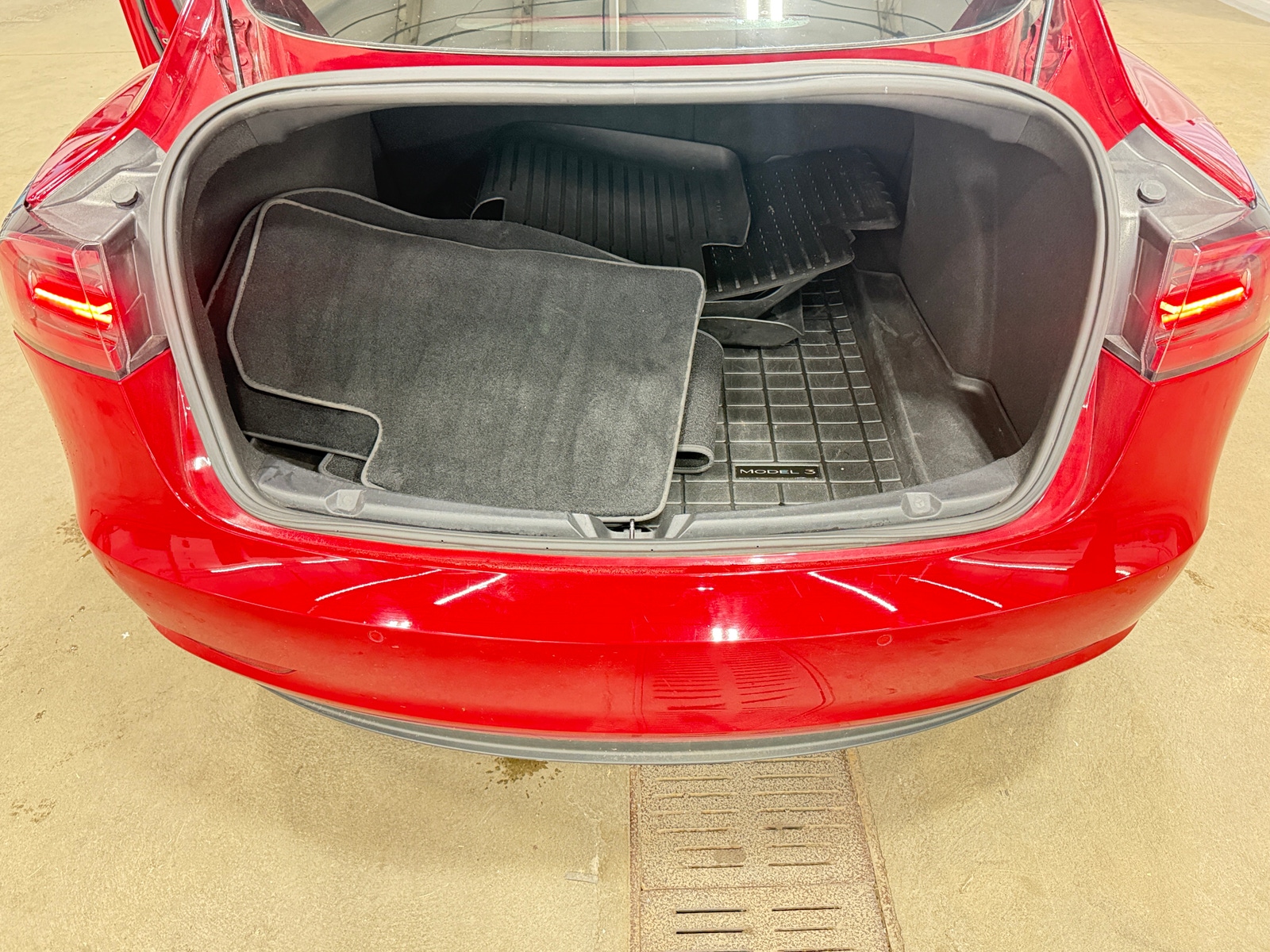 Thumbnail: 2018 Tesla Model 3 - 6