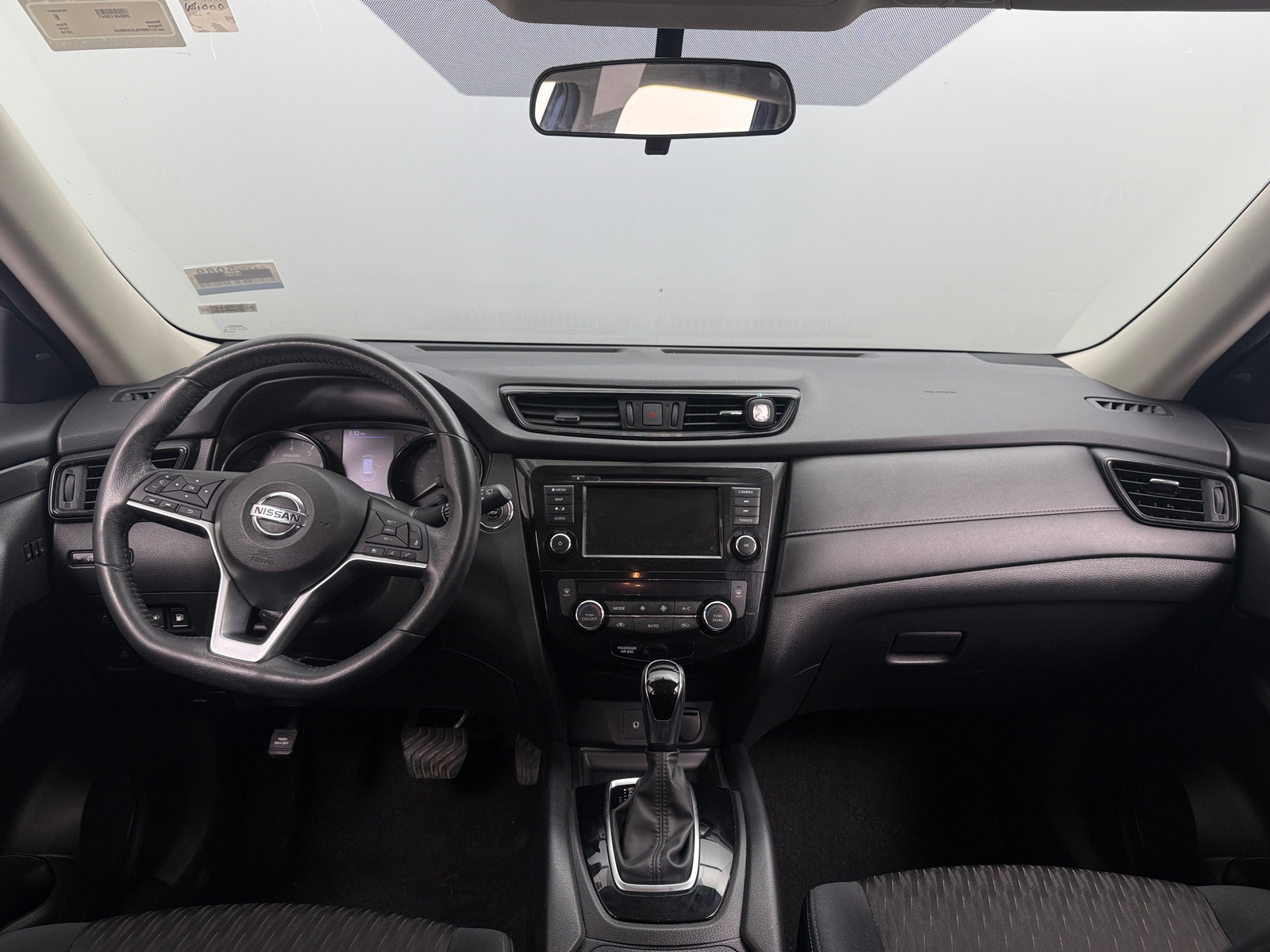 Thumbnail: 2018 Nissan Rogue - 3
