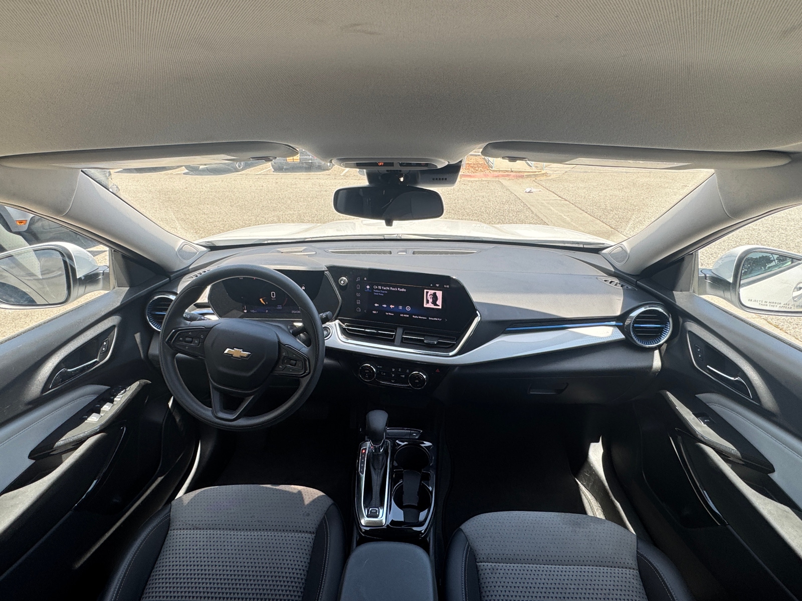 Thumbnail: 2025 Chevrolet Trax - 3