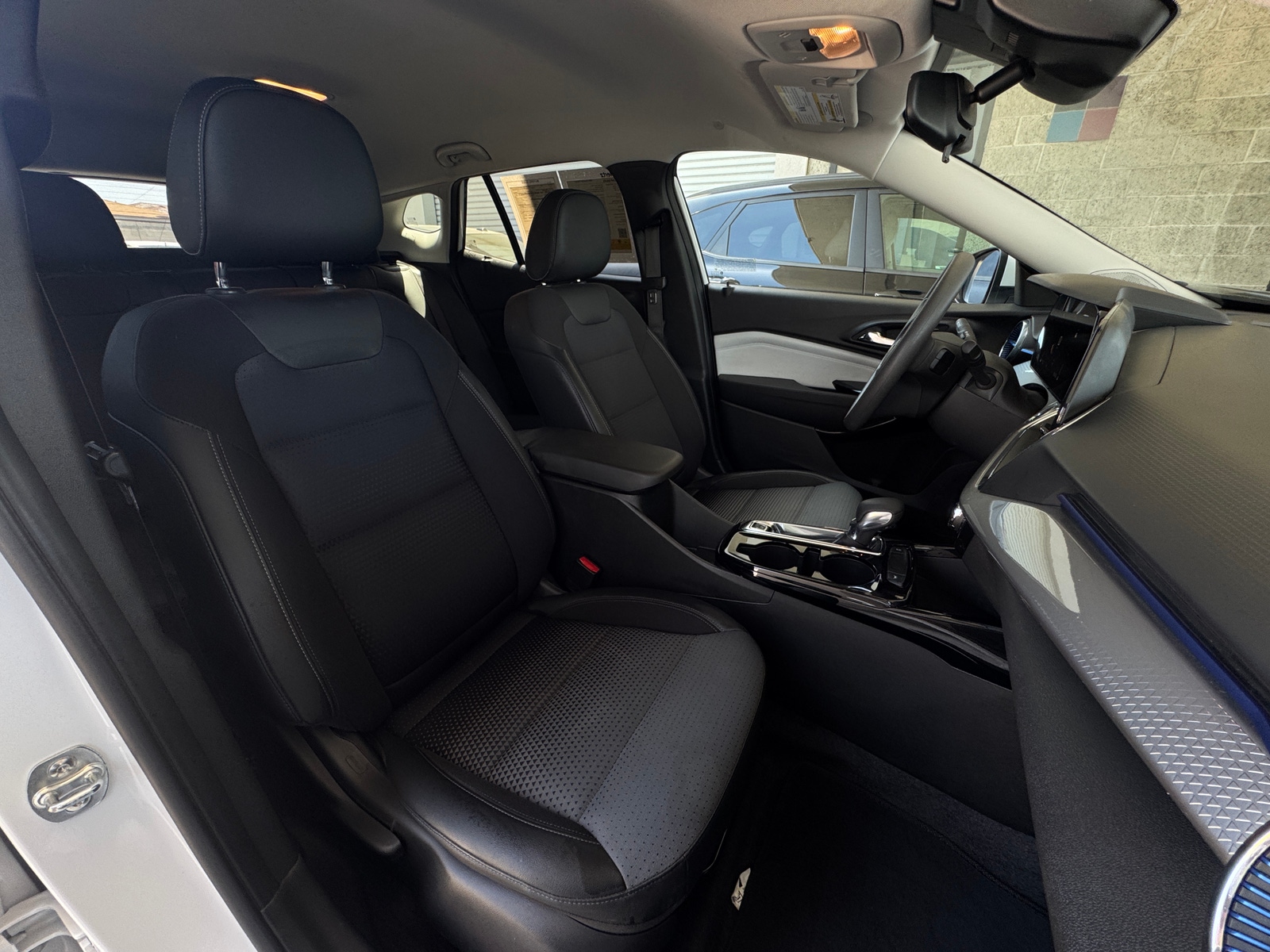 Thumbnail: 2025 Chevrolet Trax - 2