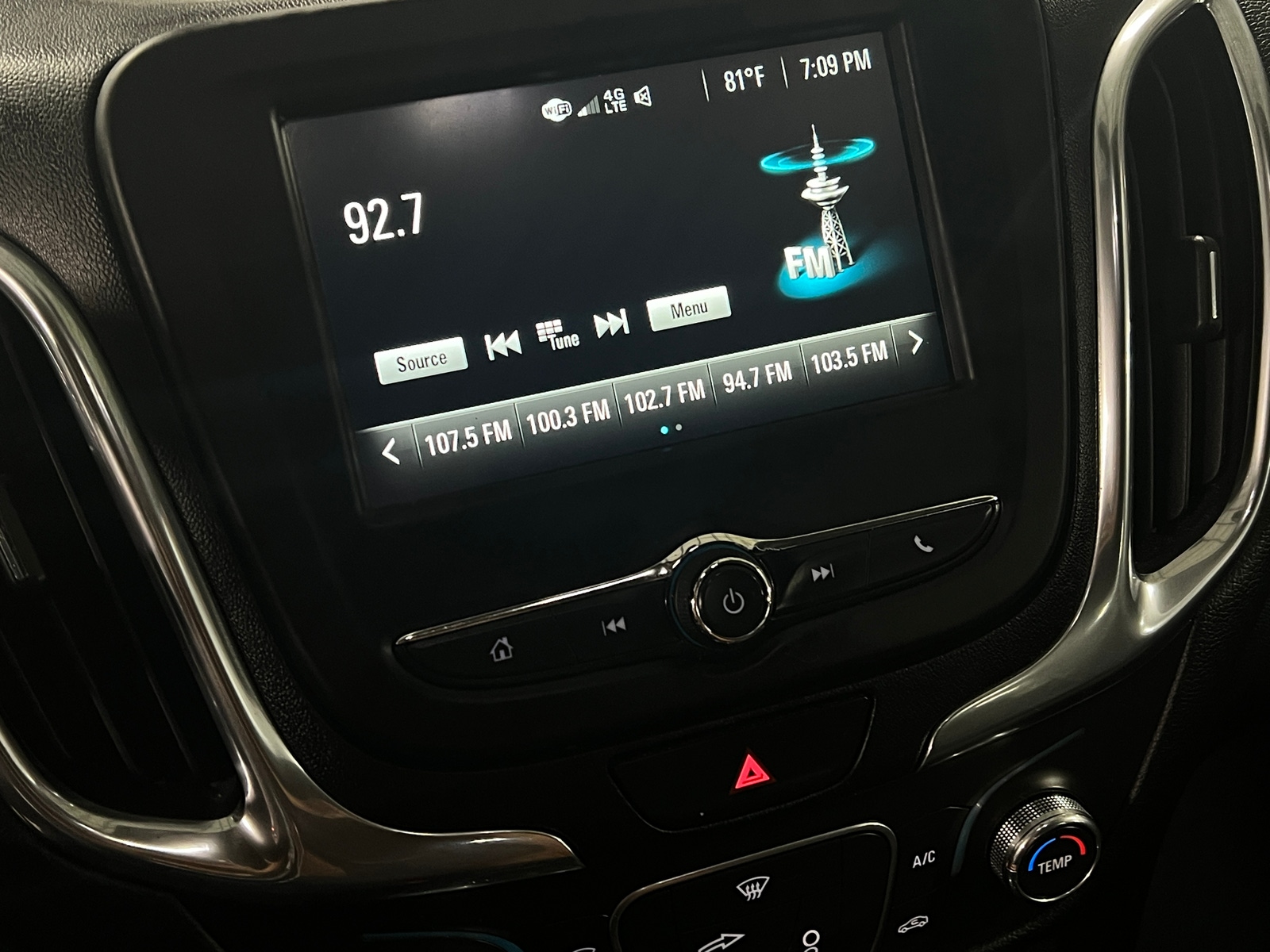 Thumbnail: 2018 Chevrolet Equinox - 4