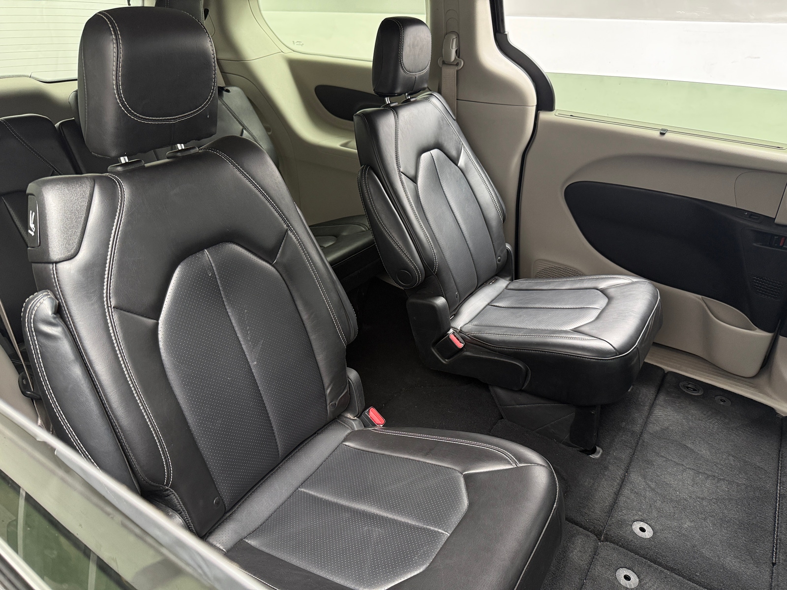 Thumbnail: 2023 Chrysler Pacifica - 5