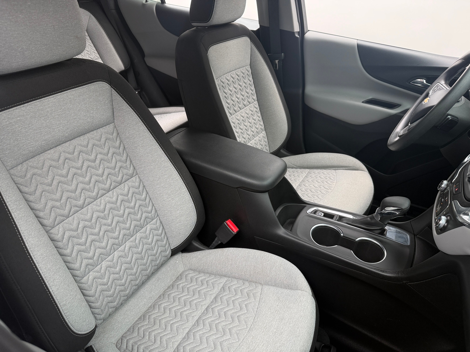 Thumbnail: 2022 Chevrolet Equinox - 2