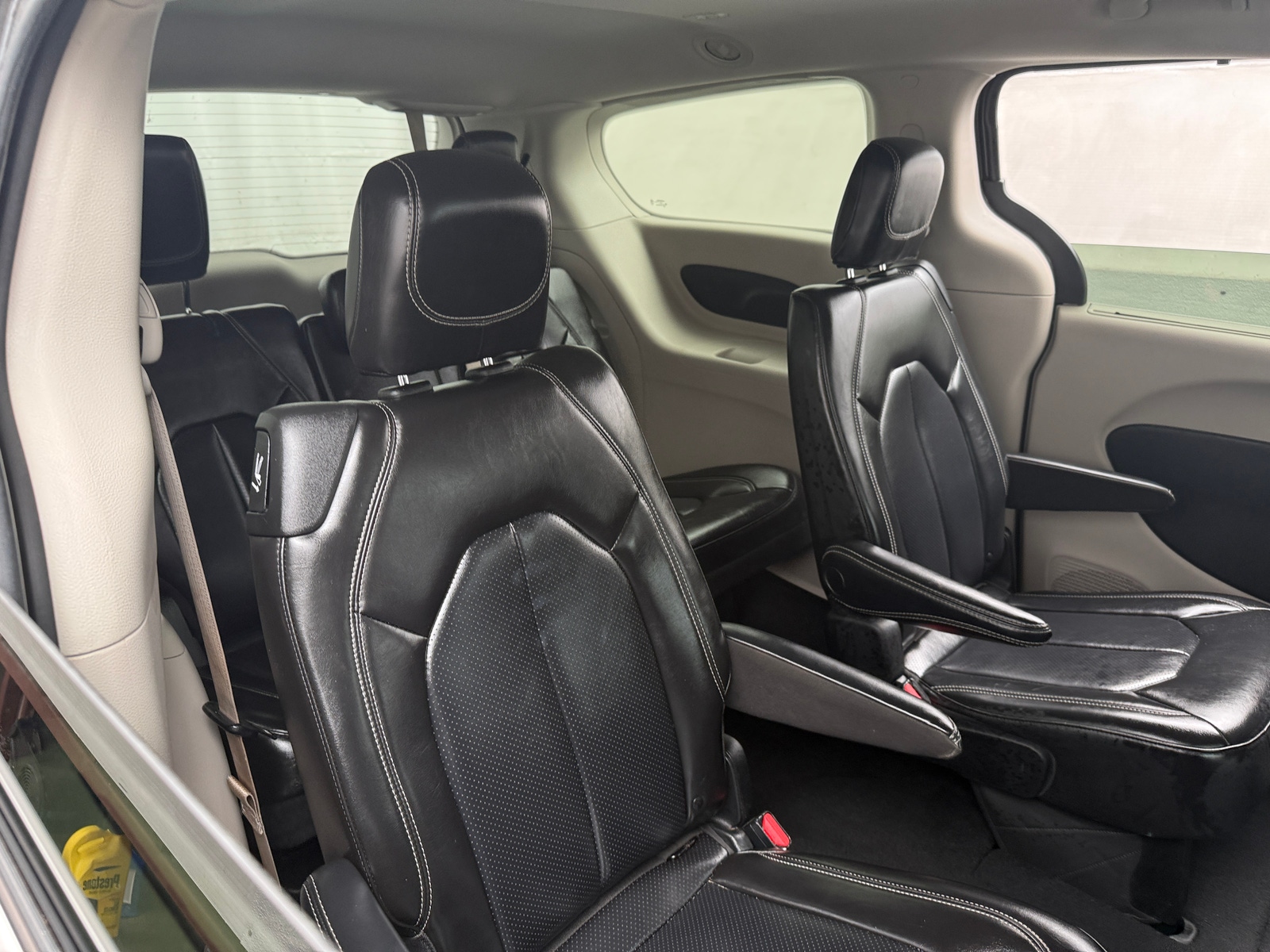 Thumbnail: 2023 Chrysler Pacifica - 5