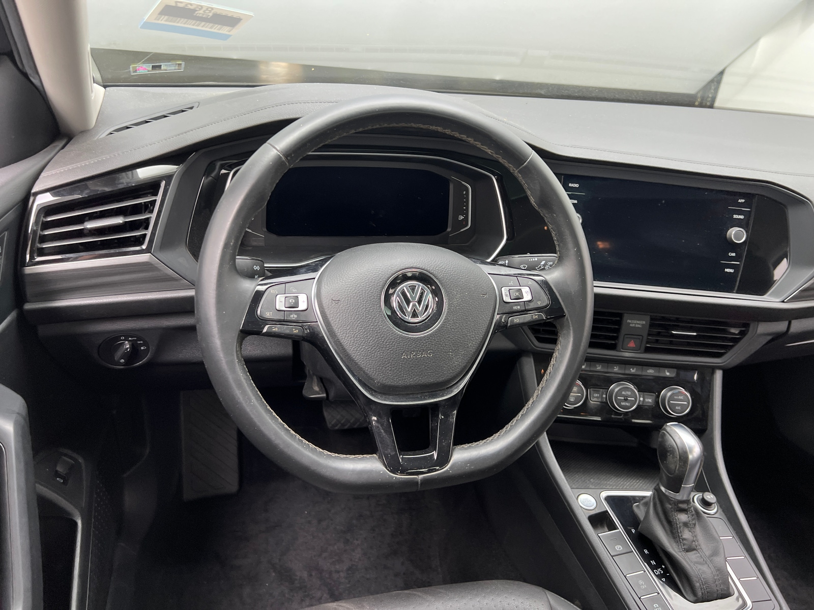 Thumbnail: 2019 Volkswagen Jetta - 4