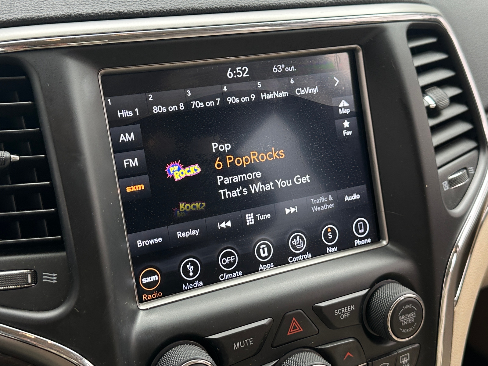 Thumbnail: 2018 Jeep Grand Cherokee - 3