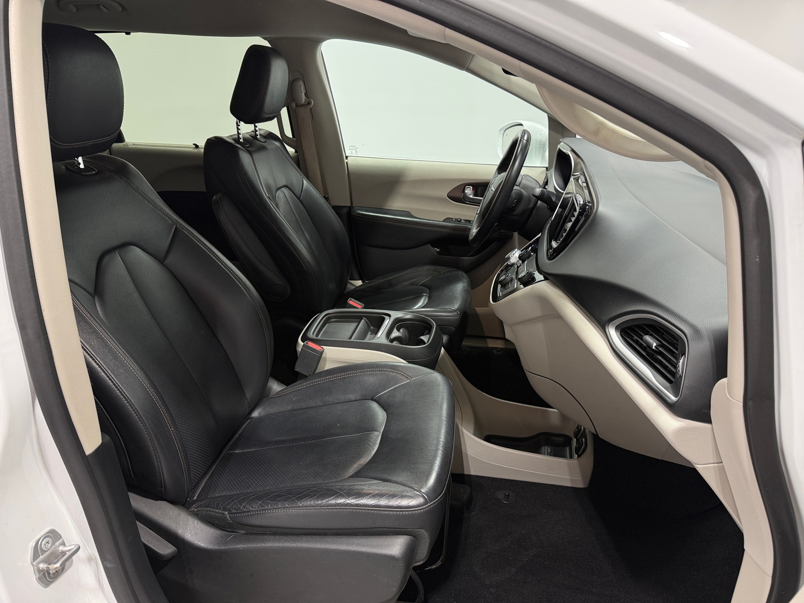 Thumbnail: 2018 Chrysler Pacifica - 2