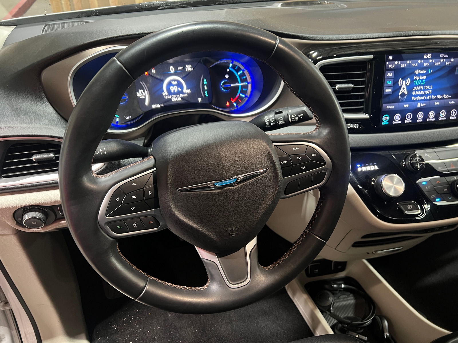 Thumbnail: 2018 Chrysler Pacifica - 5