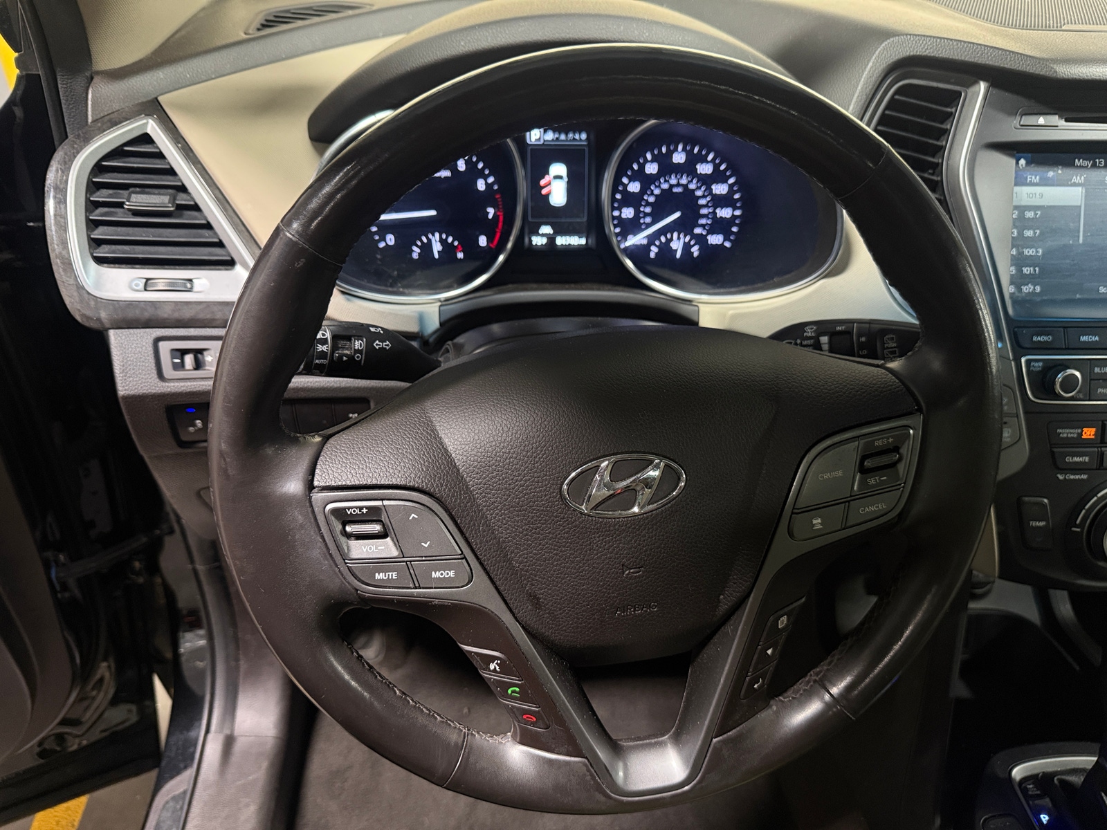 Thumbnail: 2017 Hyundai Santa Fe - 4
