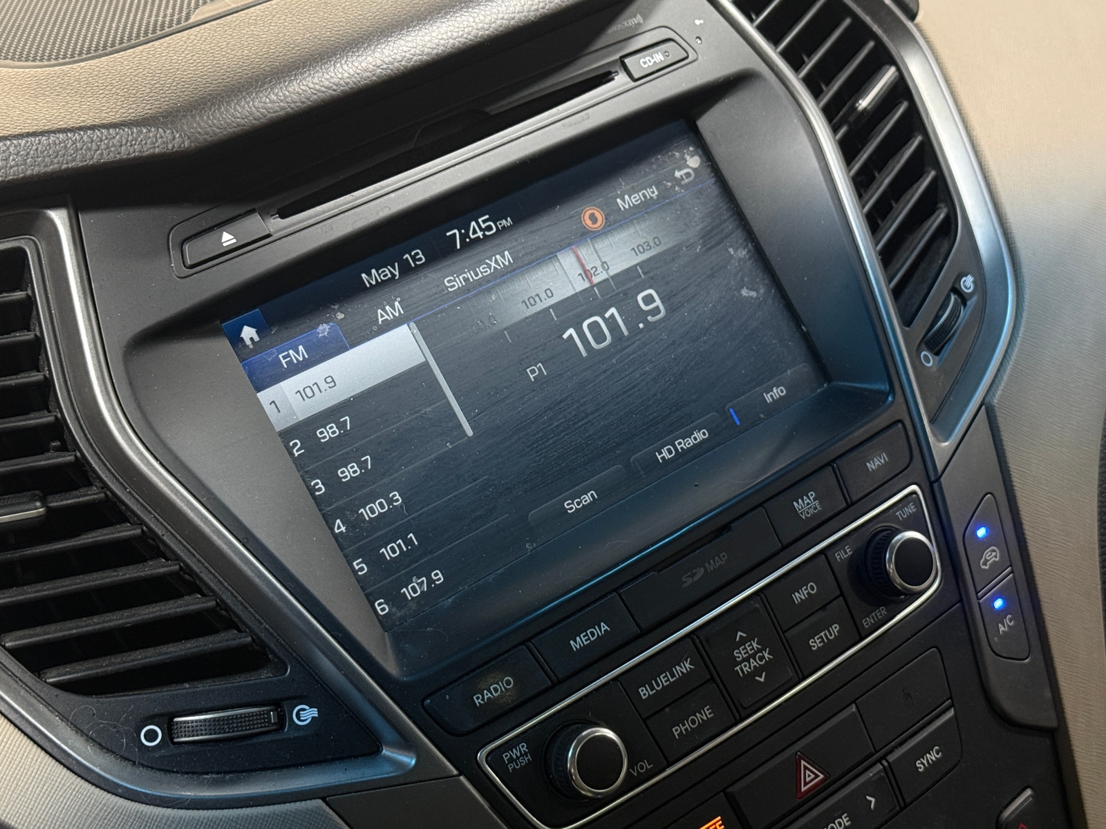Thumbnail: 2017 Hyundai Santa Fe - 3