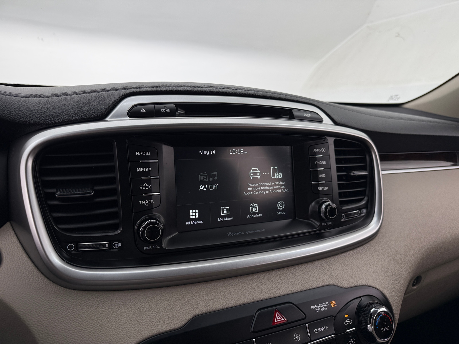 Thumbnail: 2017 Kia Sorento - 4