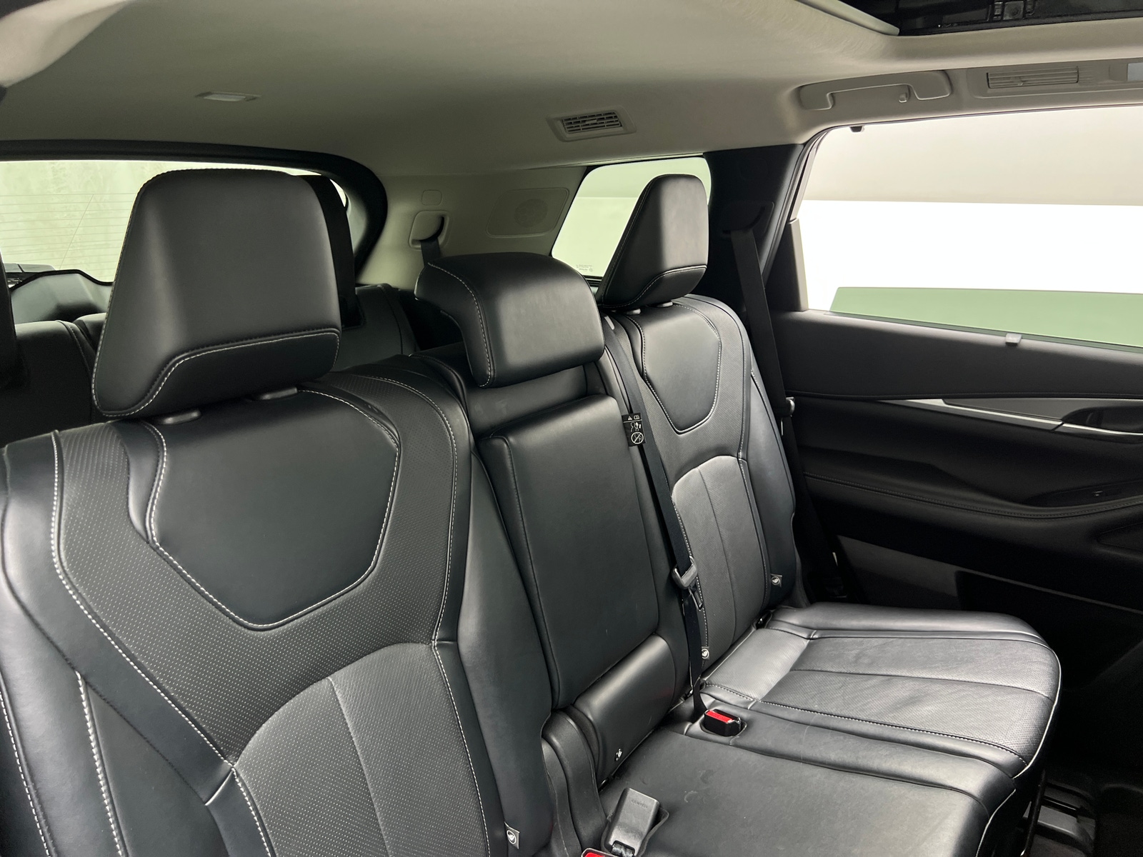 Thumbnail: 2023 INFINITI QX60 - 5