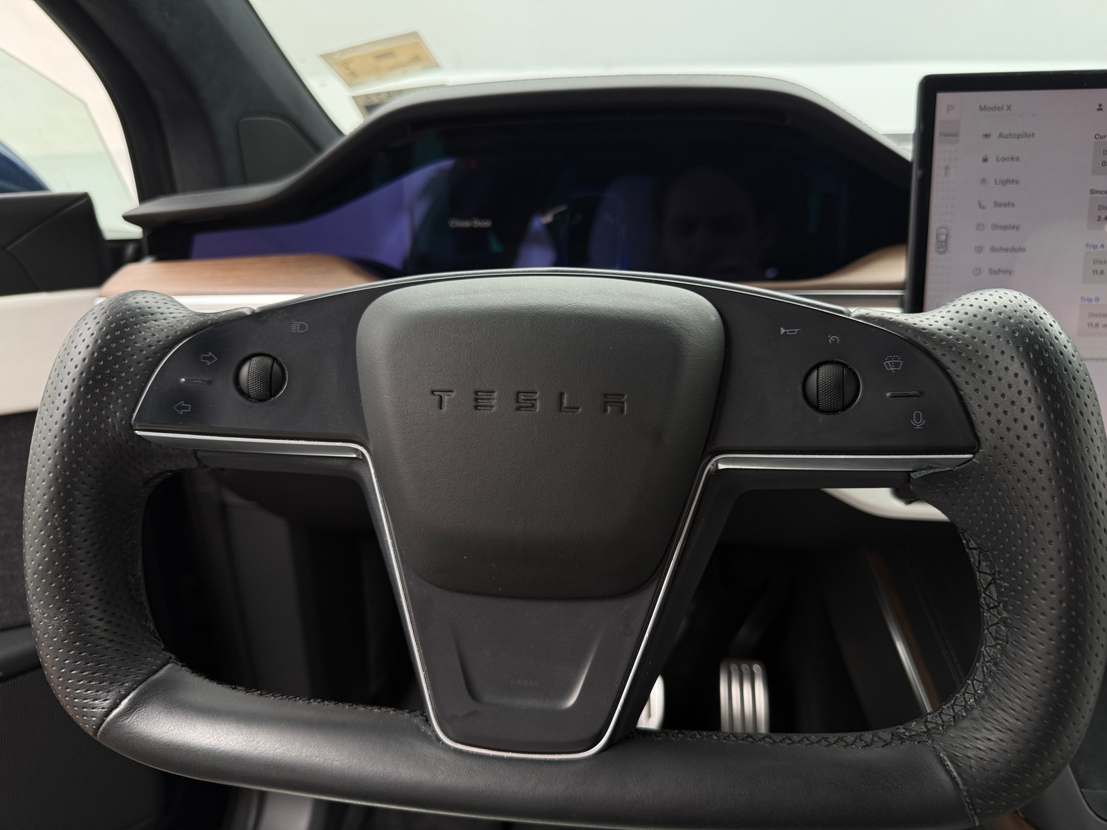 Thumbnail: 2023 Tesla Model X - 4