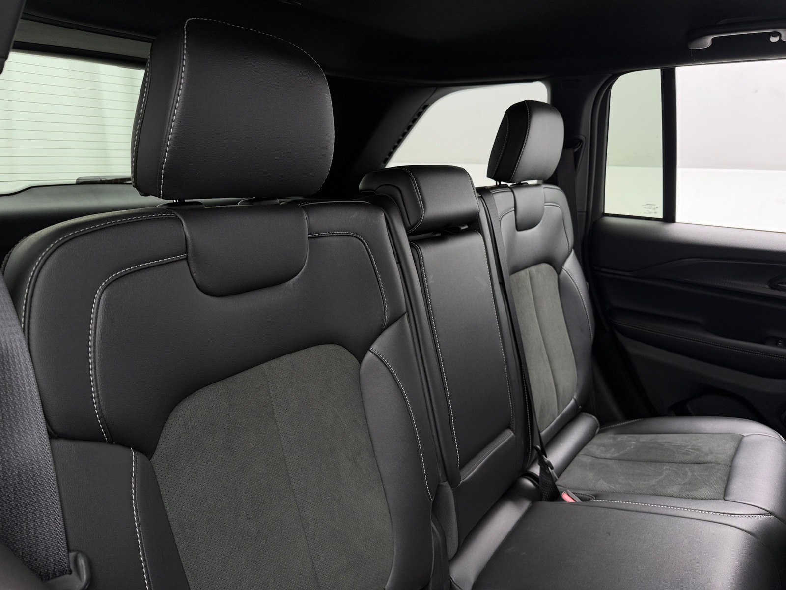 Thumbnail: 2025 Jeep Grand Cherokee - 6