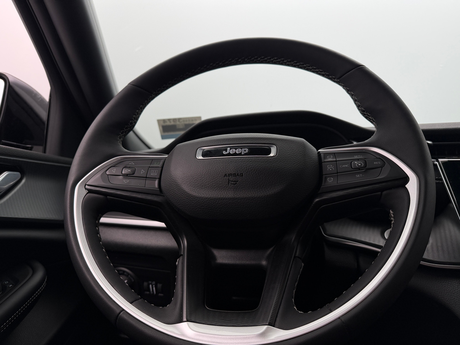 Thumbnail: 2025 Jeep Grand Cherokee - 5