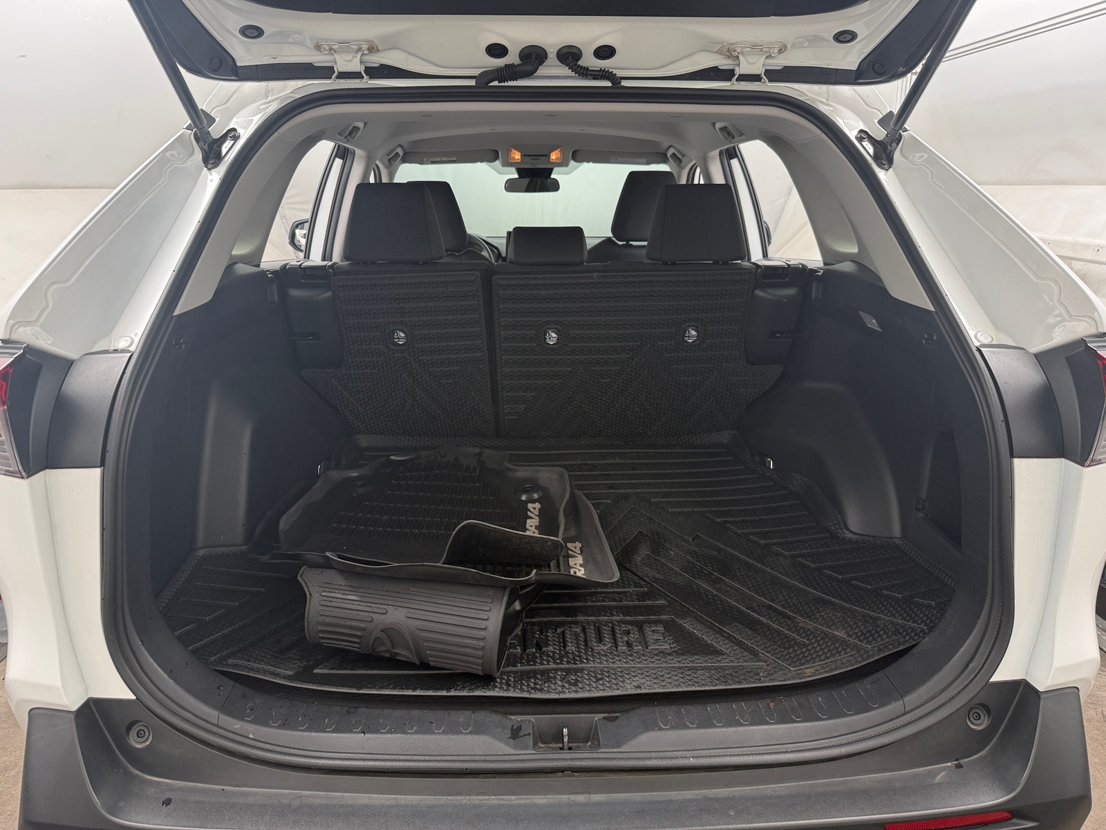 Thumbnail: 2019 Toyota RAV4 - 7