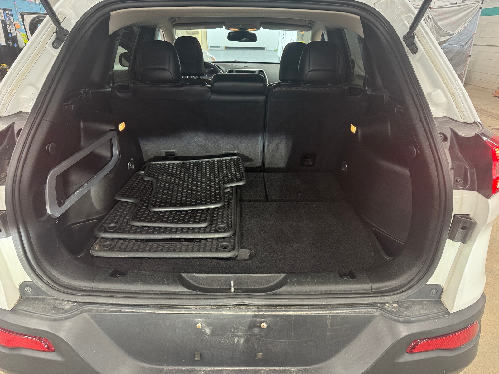 Thumbnail: 2017 Jeep Cherokee - 7
