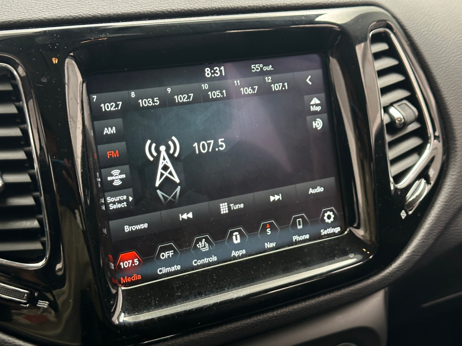 Thumbnail: 2021 Jeep Compass - 3